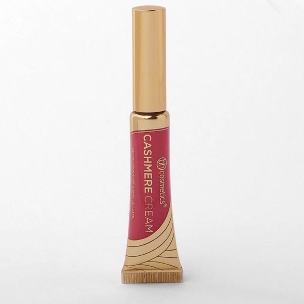 BH Cosmetics Cashmere Cream Comfort Lipstick Shook